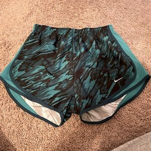 Womens Nike dry fit athletic shorts size medium